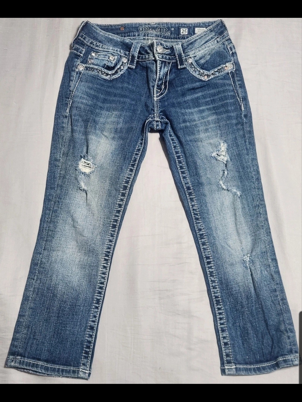 ​Miss Me Women's Size 25 Blue Denim Cuffed Capri Jeans Style JP7189P Embellished